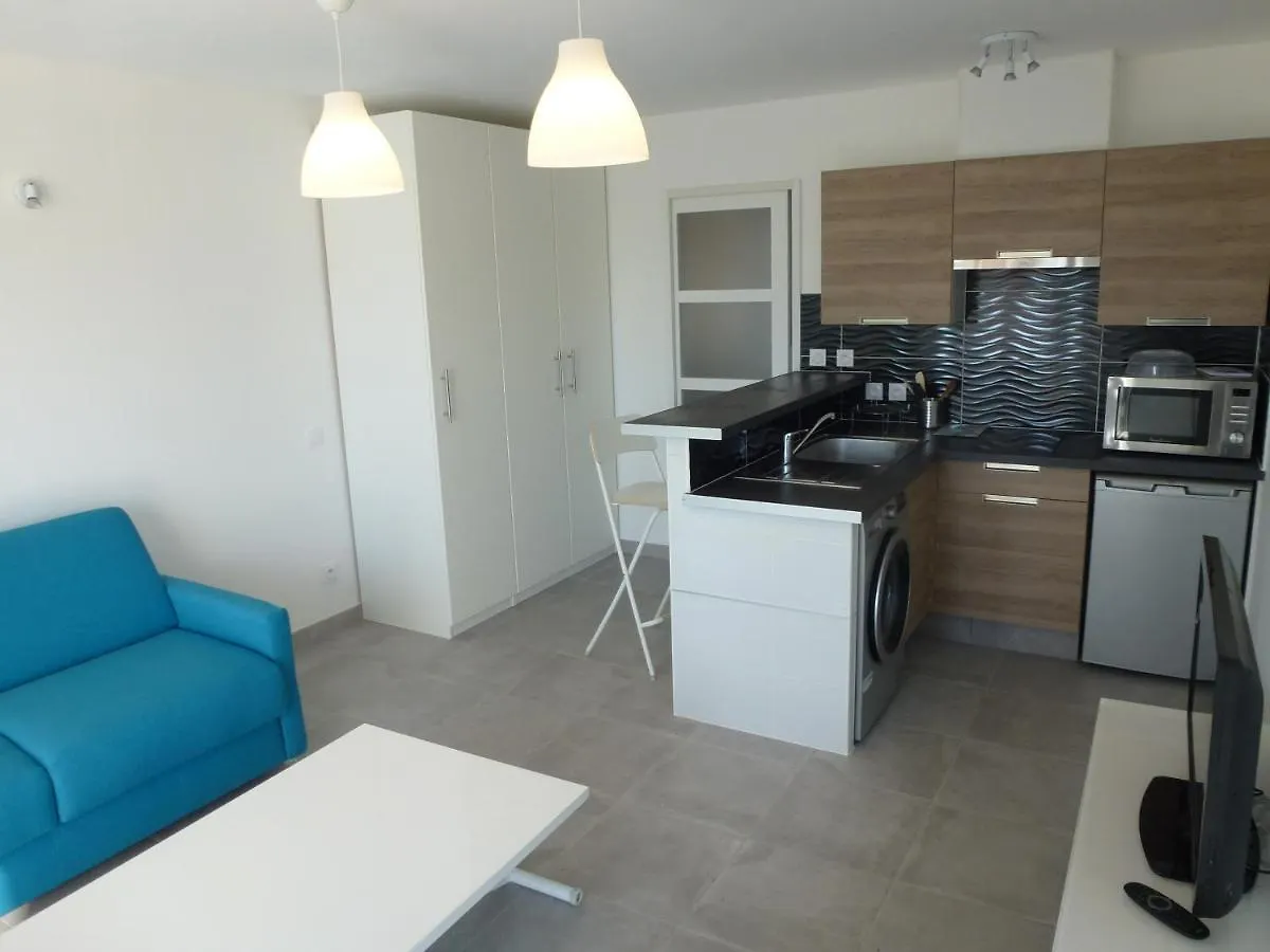 Apartment Studio De Charme, Piscine Et Mer A Pieds Six-Fours-les-Plages